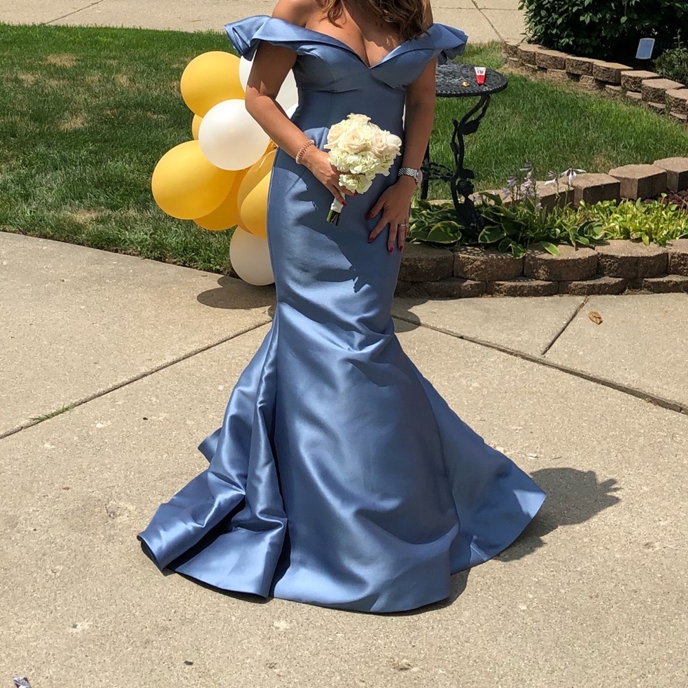 $800 Terani Couture Blue Evening Gown one in pics sold size 6 for sale